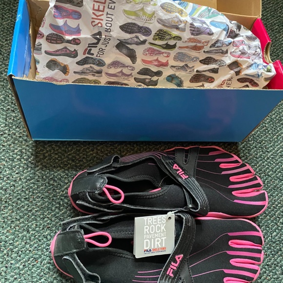 Skele-toes - Picture 3 of 3